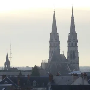 Studio Moderne Avec Jolie Vue Moulins (Allier)